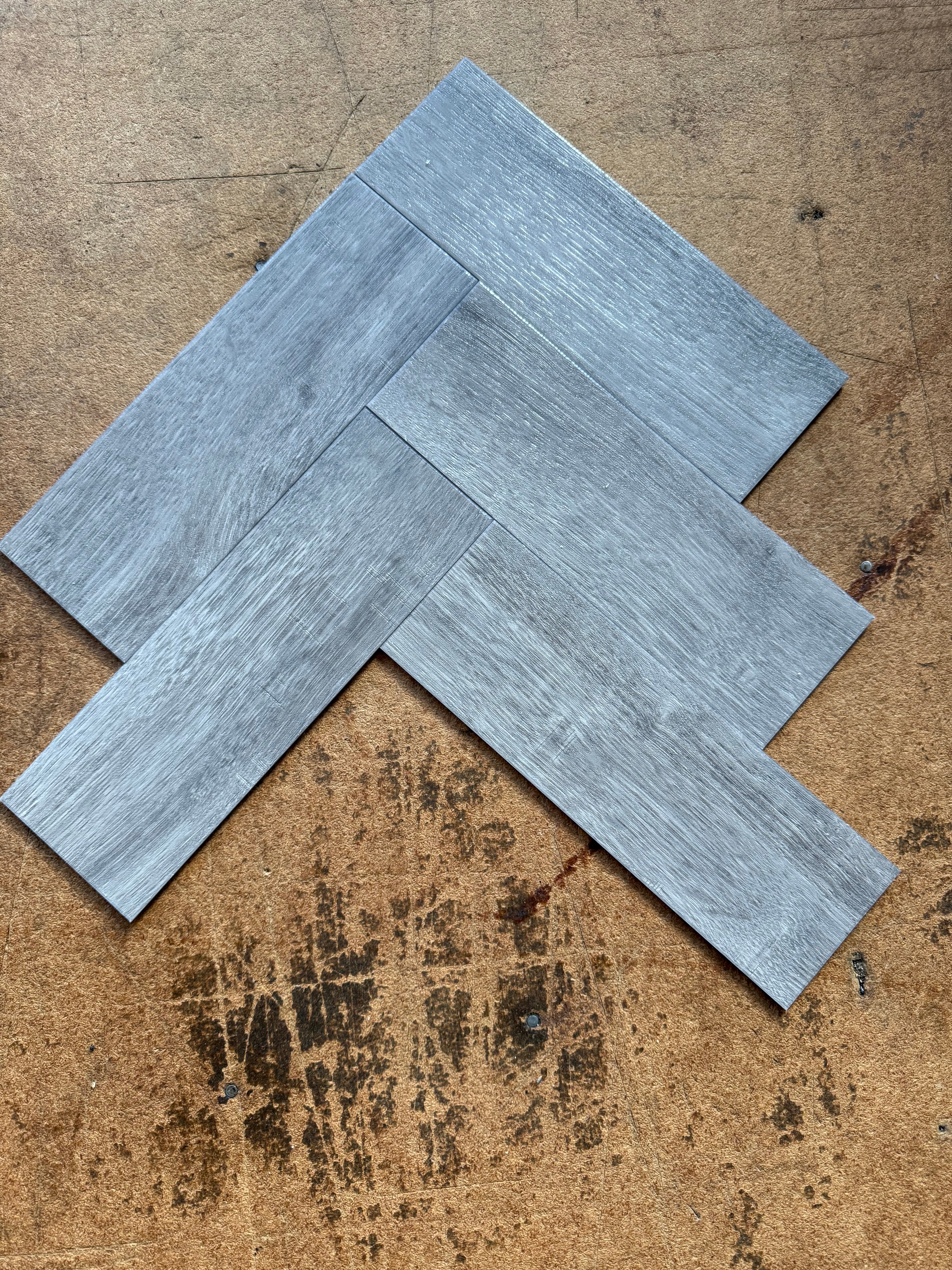 LX Hausys Dove Dale Oak parquet LVT (94.1m2 available)